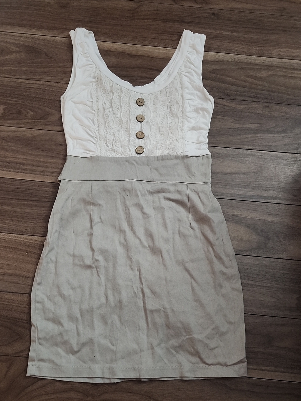 Women’s White & Taupe Sleeveless Button Front Dress